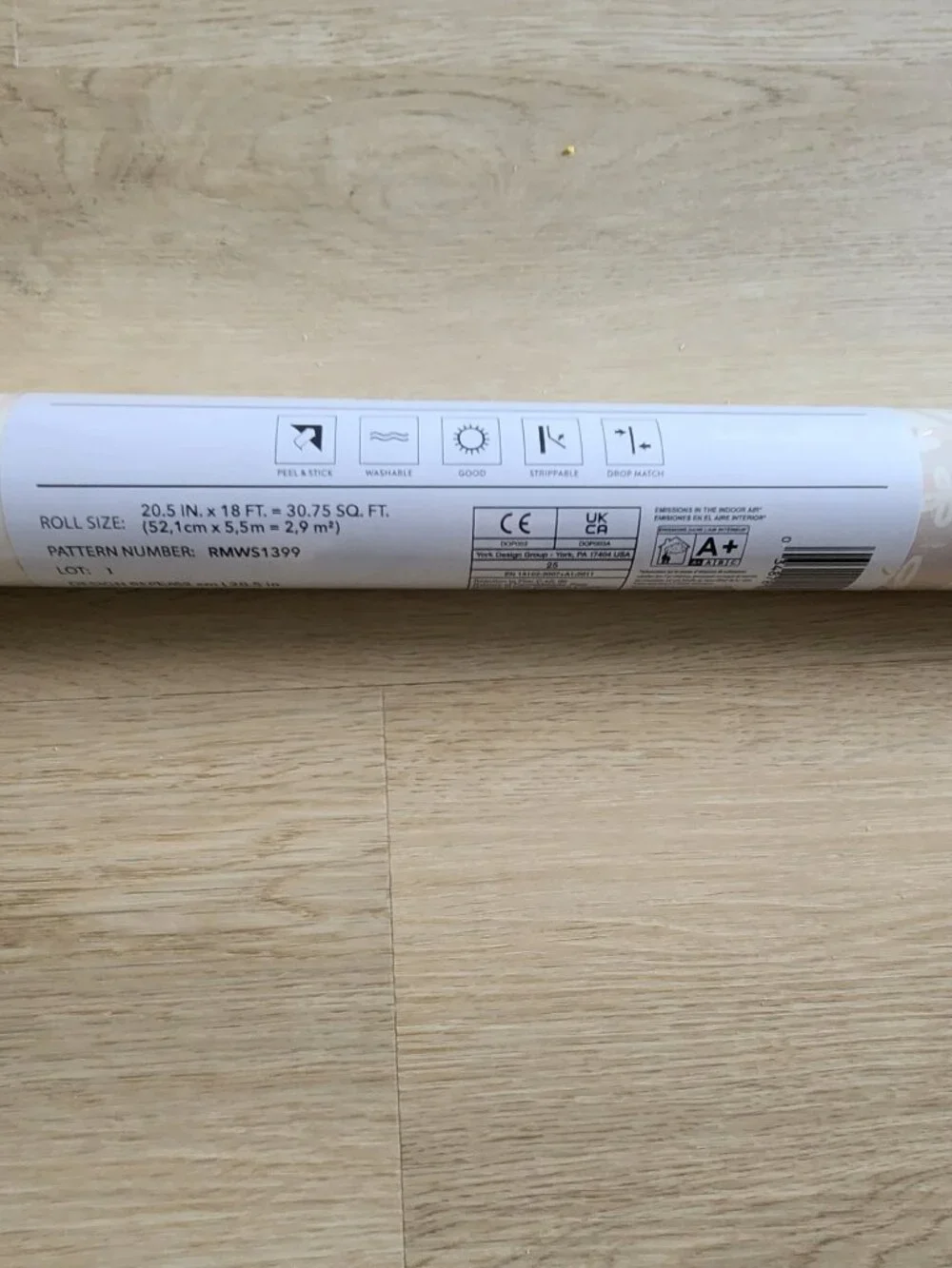 NWT: Disney Winnie the Pooh Peel and Stick Wallpaper (Tan) 20.5-in x 18-ft